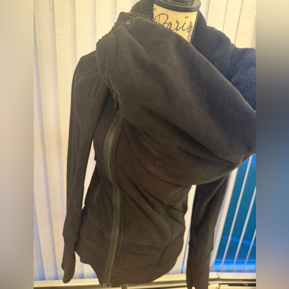 lululemon athletica Black Sherpa Coat - Picture 4 of 13